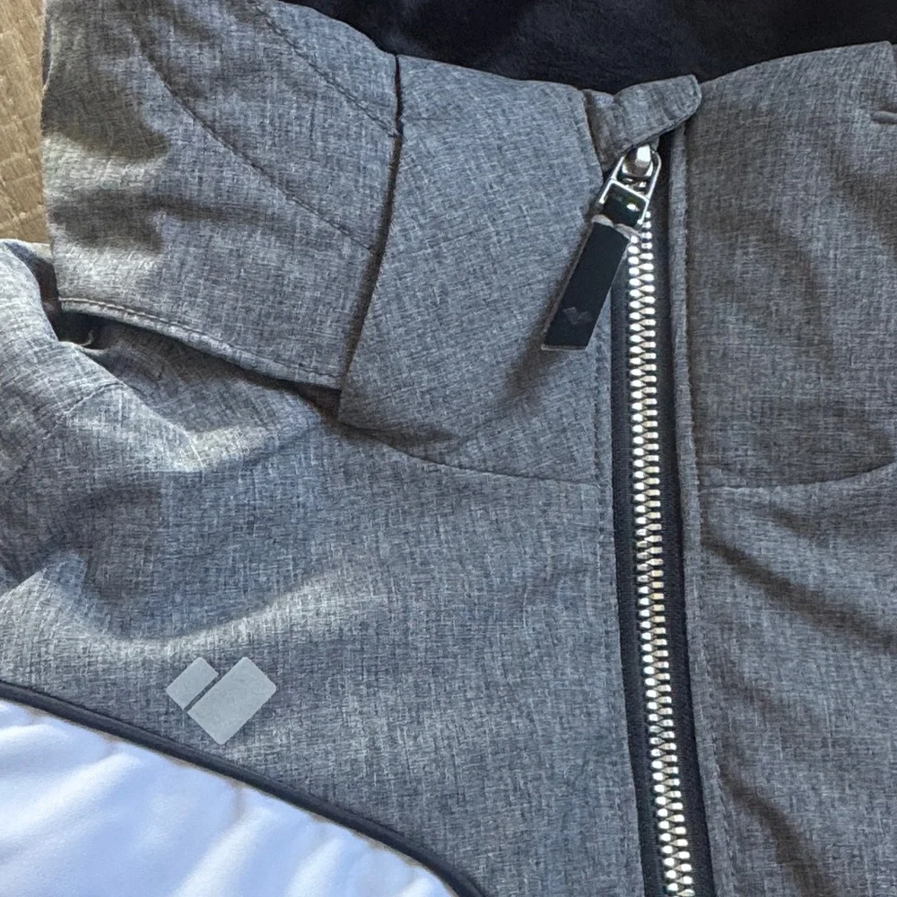 Obermeyer Gray and White Kids Ski Jacket - Picture 2 of 12